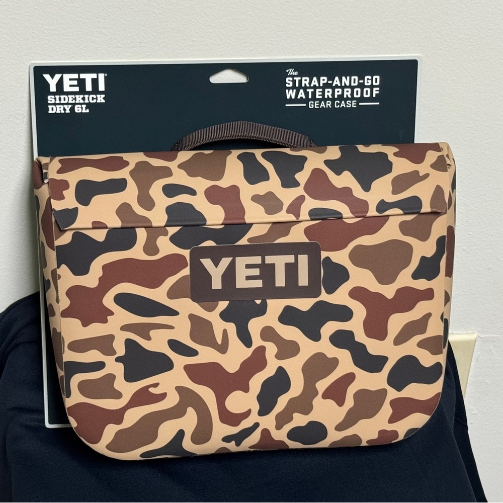 YETI Camo side kick 6L Strap-and-Go Waterproof
